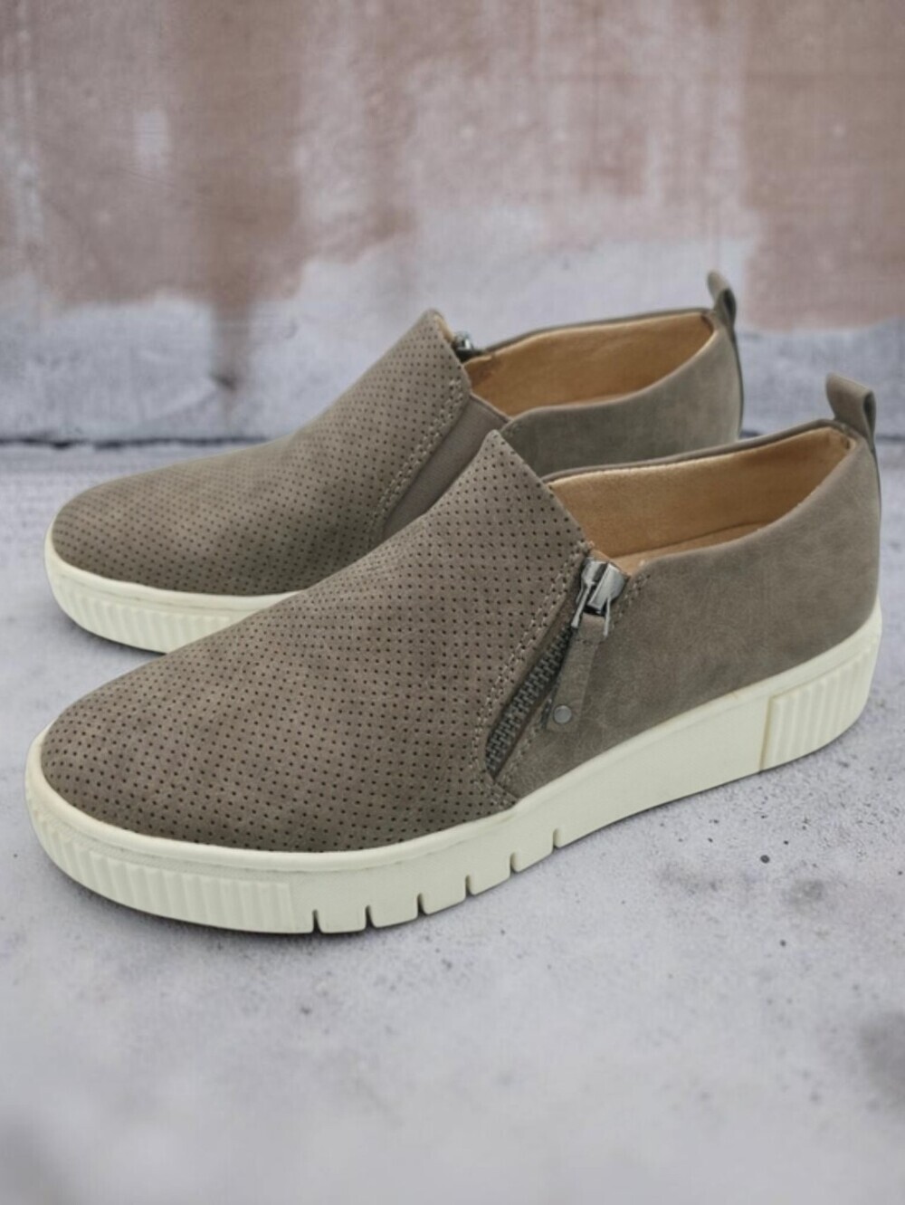 SOUL Turner Slip On Sneakers Grey Size 6.5